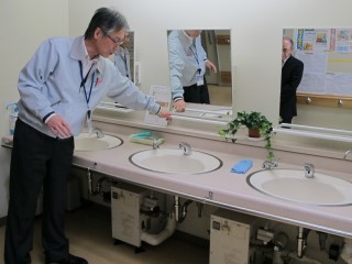 洗面台は車イスでも使い良い設計に