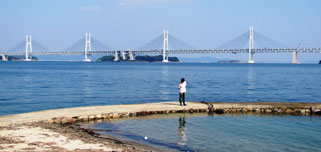 本島から見た瀬戸大橋
