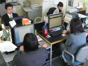 子育て支援とベルマーク運動の拠点になっているネットグローバル社＝松山市内で