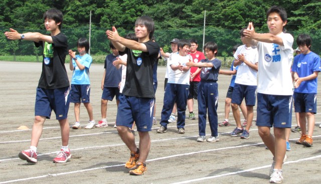 「体がぶれないように、ちゃんと歩いて」