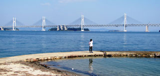 本島から見た瀬戸大橋